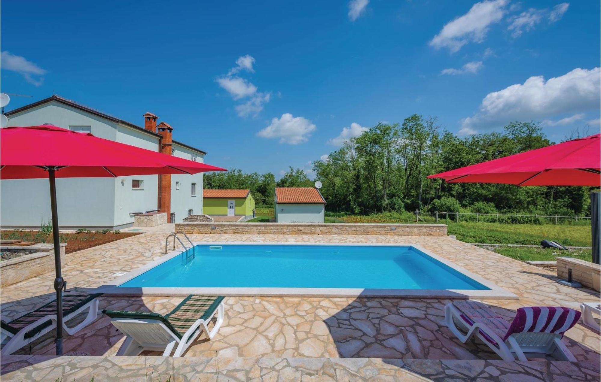 Cozy Apartment In Sv,Lovrec With Kitchen Jakici Exterior foto